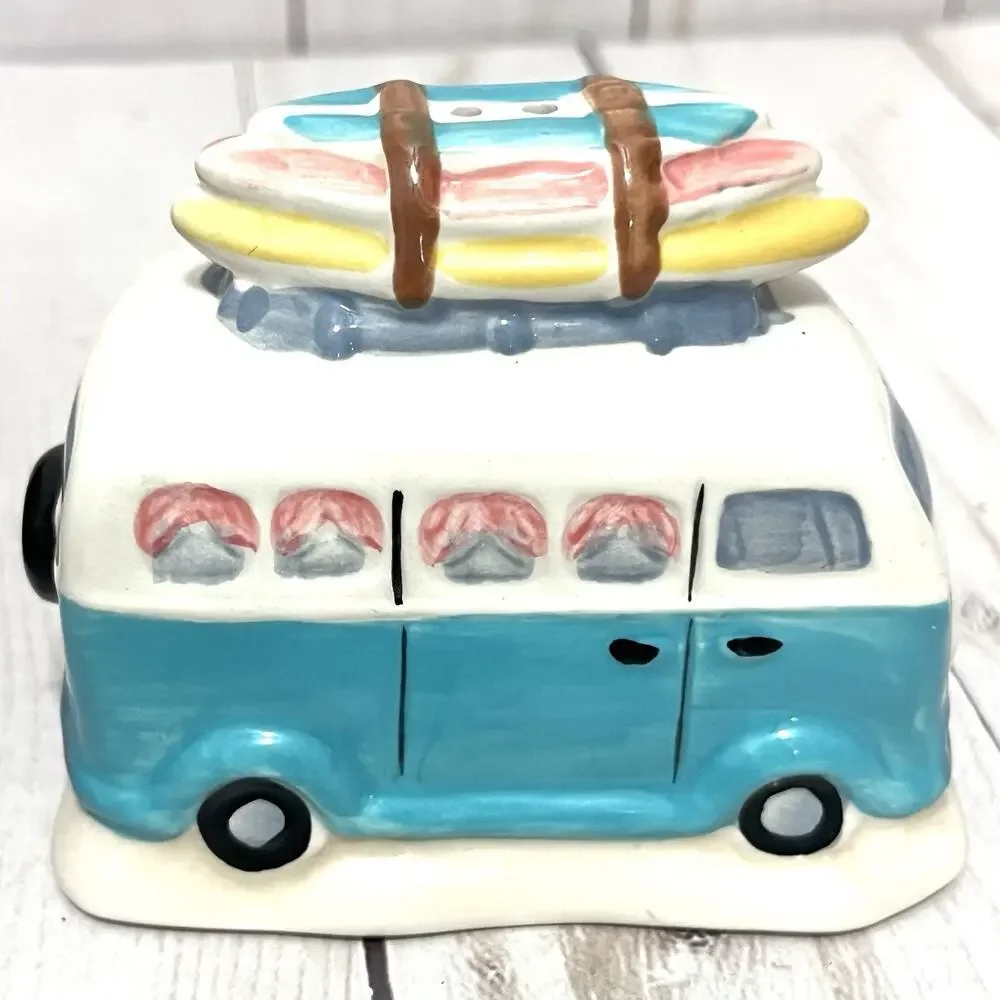 Ceramic Retro Camper RV Trailer Salt and Pepper Shakers Set Flamingos